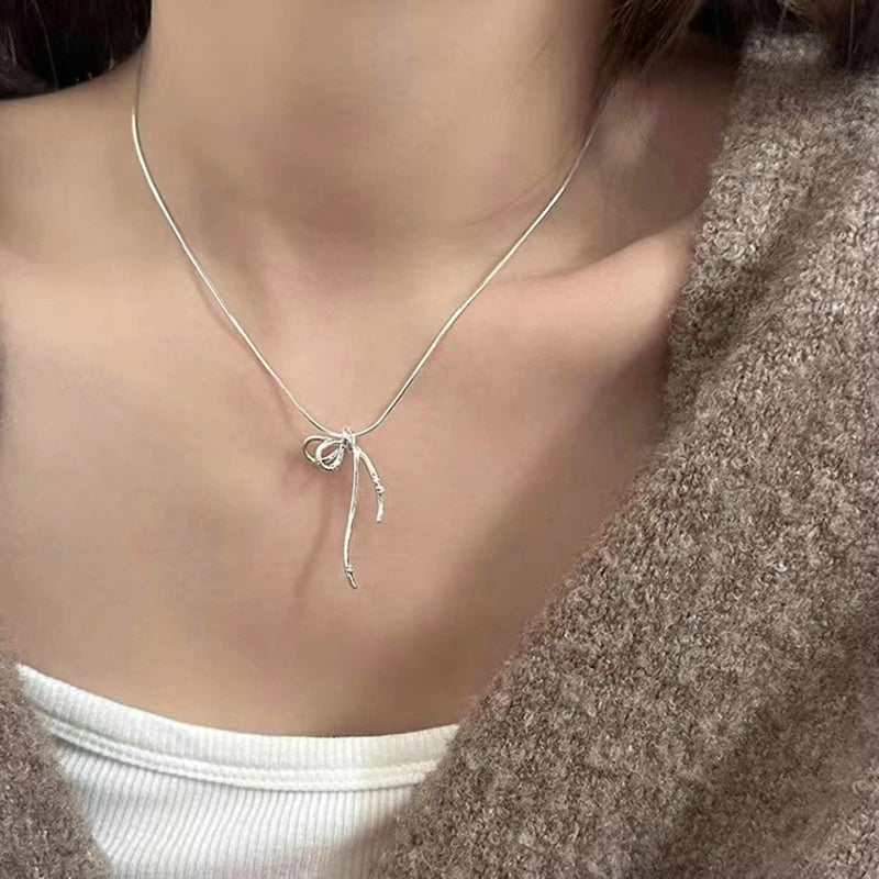 Simple Design Bow Knot Pendant Necklace Women