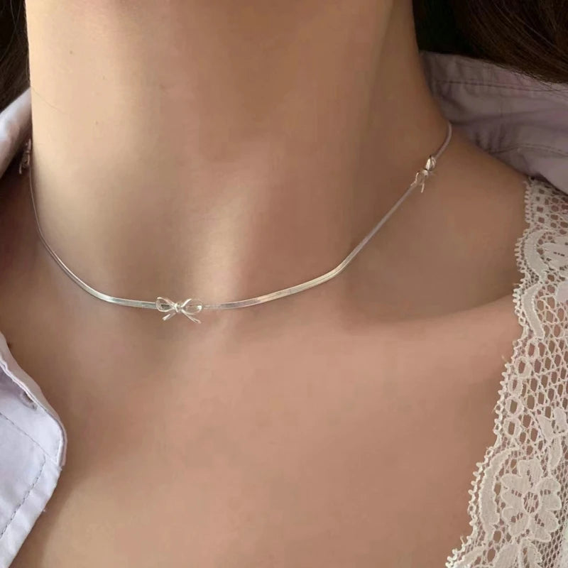 Simple Design Bow Knot Pendant Necklace Women