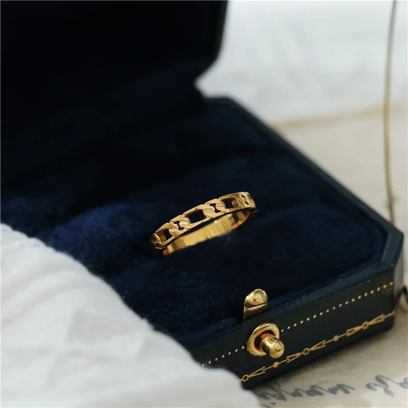 Vintage French Hollow Chain Twist Ring Women's Fashion